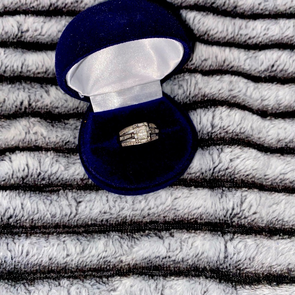 Diamond engagement ring